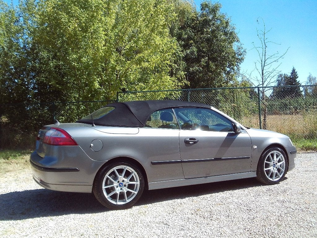 SAAB 9-3  CABRIO BENZINE Vector 150PK TURBO LEDER gps OHB, Auto's, Voorwielaandrijving, 4 cilinders, Cabriolet, Leder