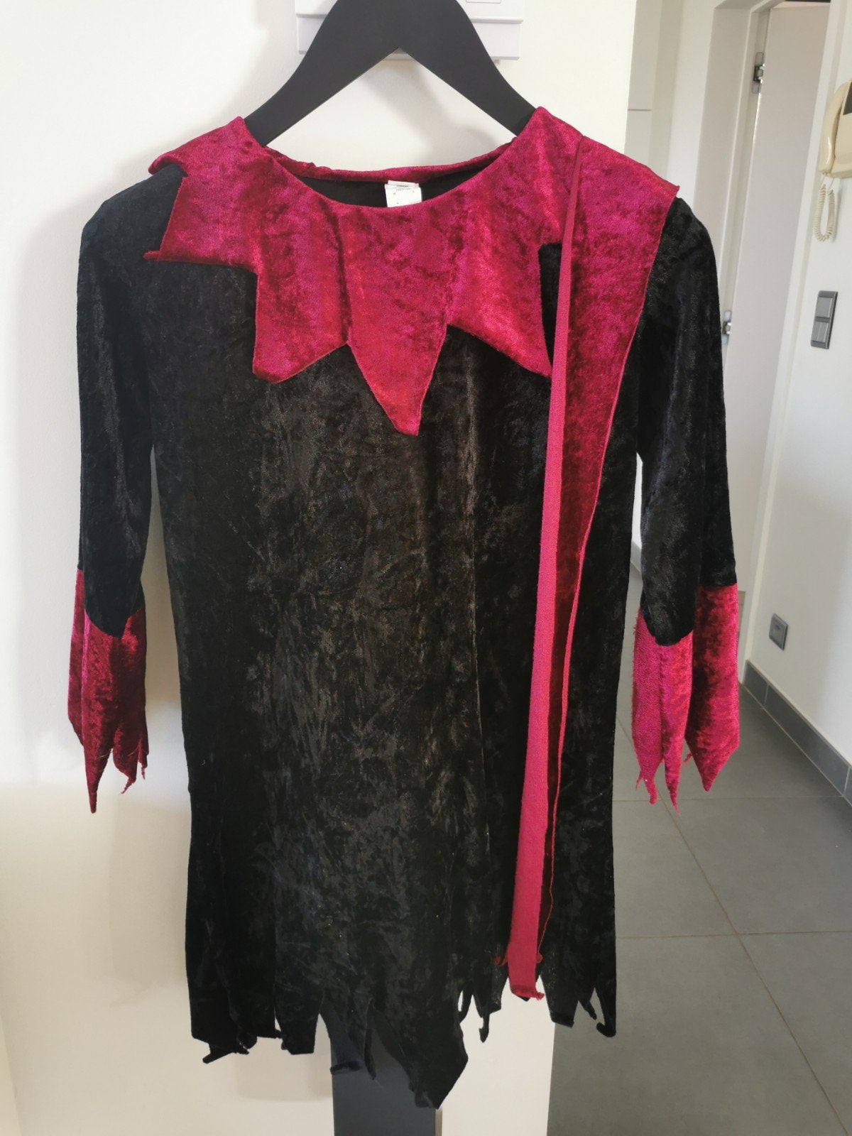 Robe de sorcière avec chapeau pour enfants taille 128, Enlèvement ou Envoi, Utilisé, 122 à 128, Garçon ou Fille