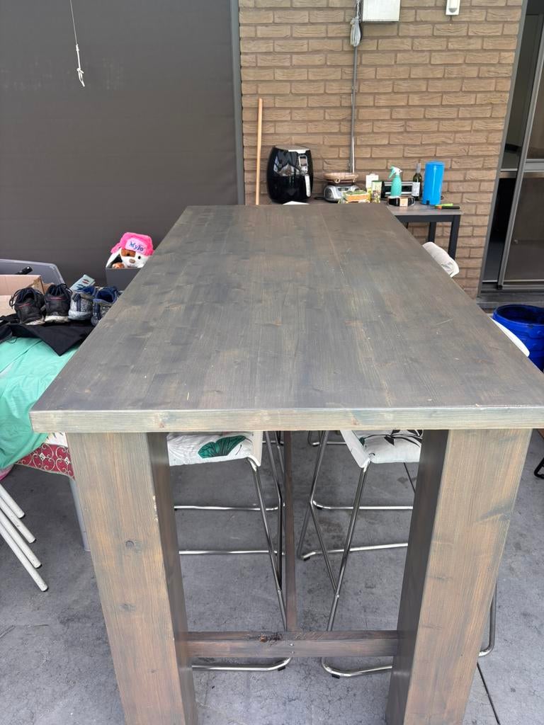Hoge houten tafel en 4 stoelen, Tuin en Terras, Ophalen, Zo goed als nieuw