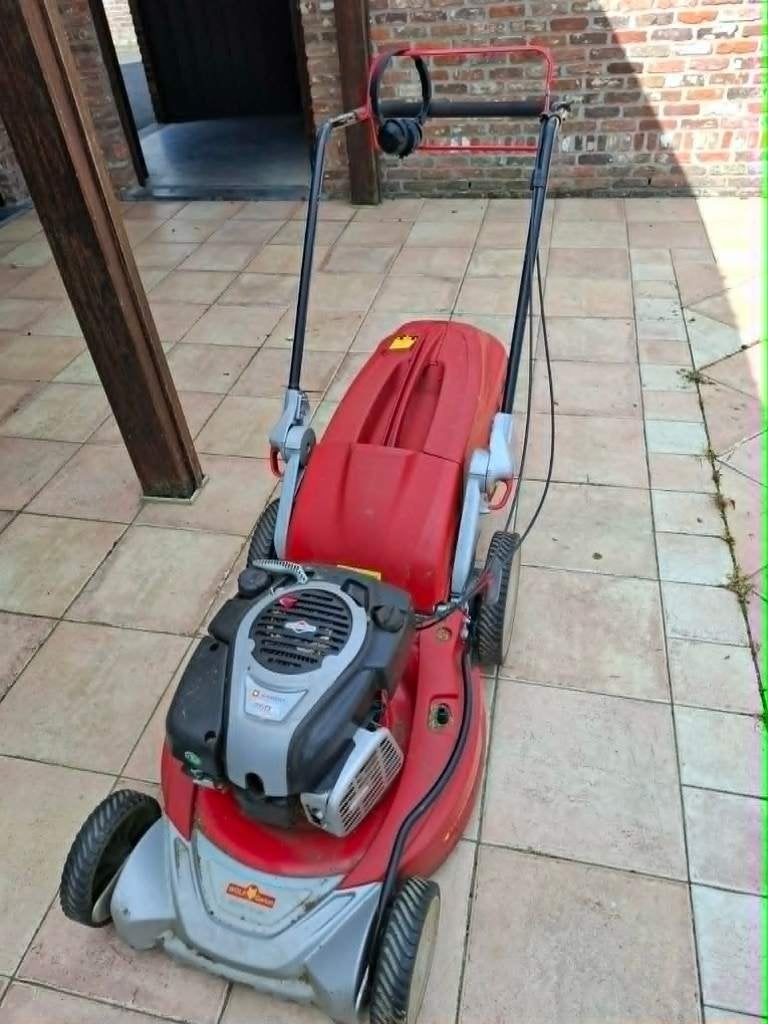 Grasmachine zelftrekkende  met benzinemotor, Ophalen, Gebruikt