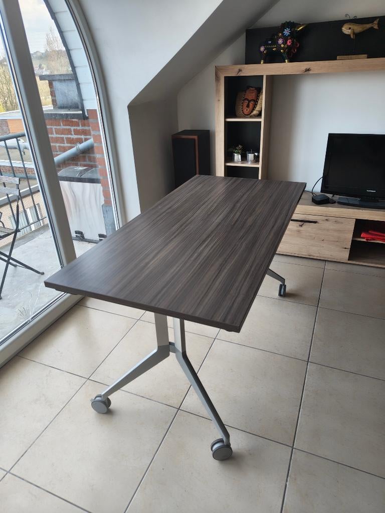 Table Bureau à Roulette en très bon état, Maison & Meubles, Bureaux, Comme neuf, Avec roues, Enlèvement