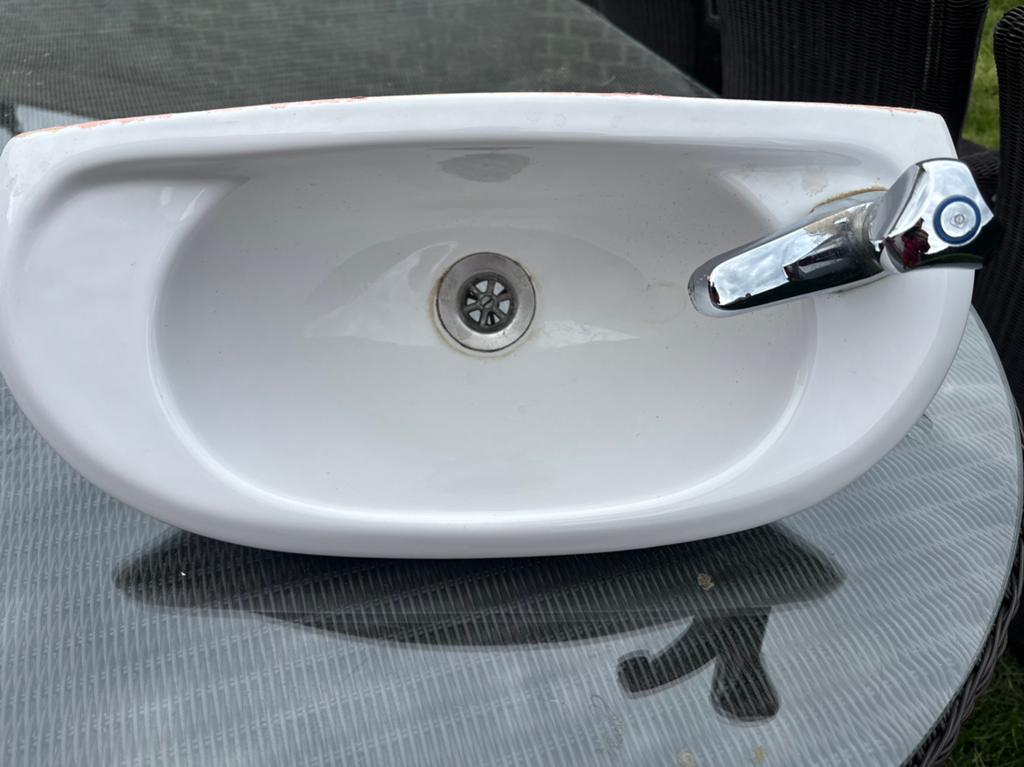 Wastafel met kraan, Doe-het-zelf en Bouw, Sanitair, Ophalen, Zo goed als nieuw, Wastafel