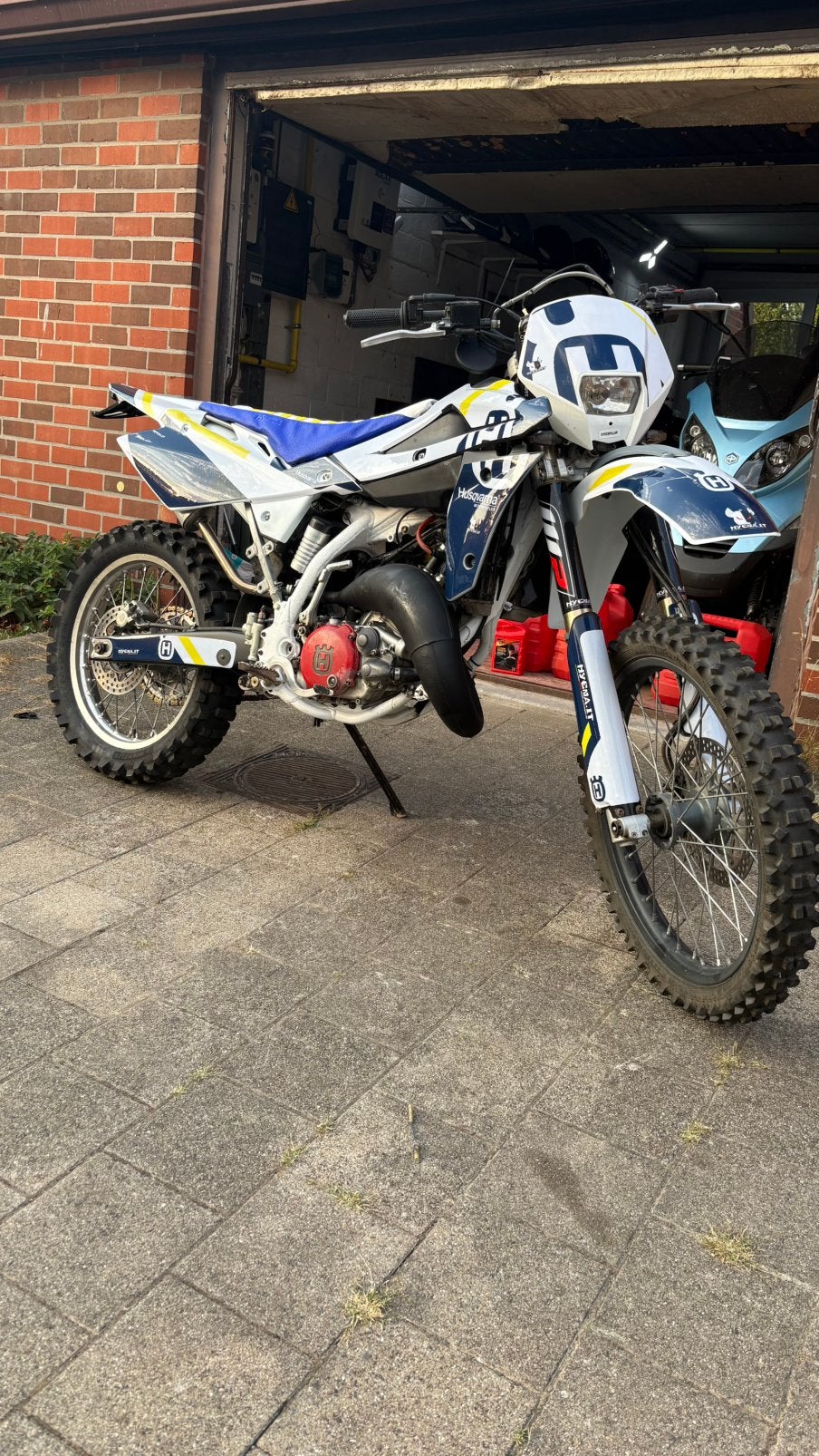 motocross 2 temps Husqvarna WRE 125 homologué permis A1, Entreprise