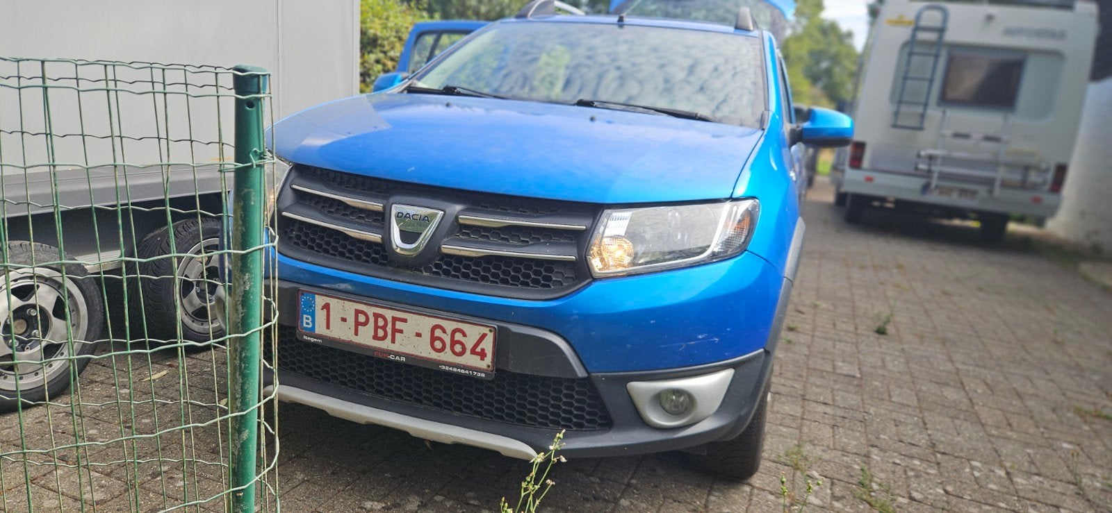 Dacia stepway  2013 / pour piece ou réparation, Auto's, Voorwielaandrijving, Stof, Zwart, Blauw