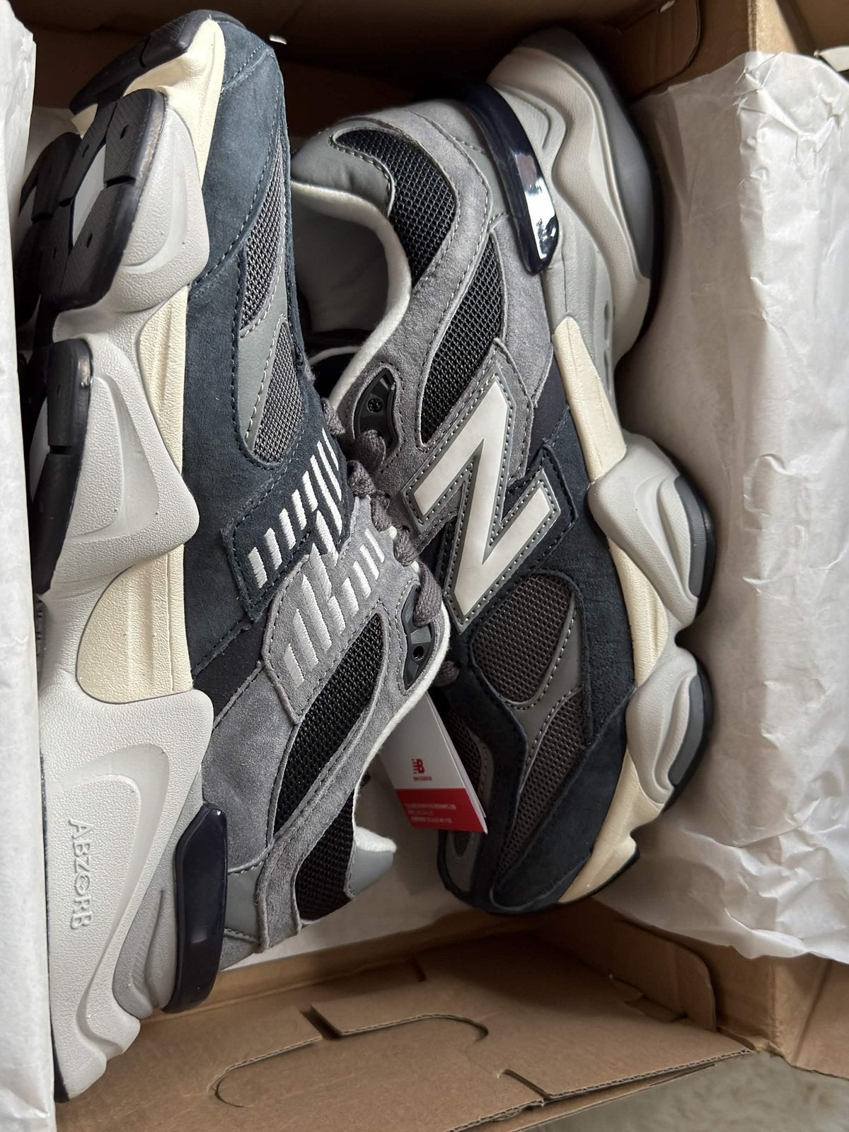 New Balance 9060 Triple White Sneakers, Ophalen of Verzenden, Zo goed als nieuw, Sneakers
