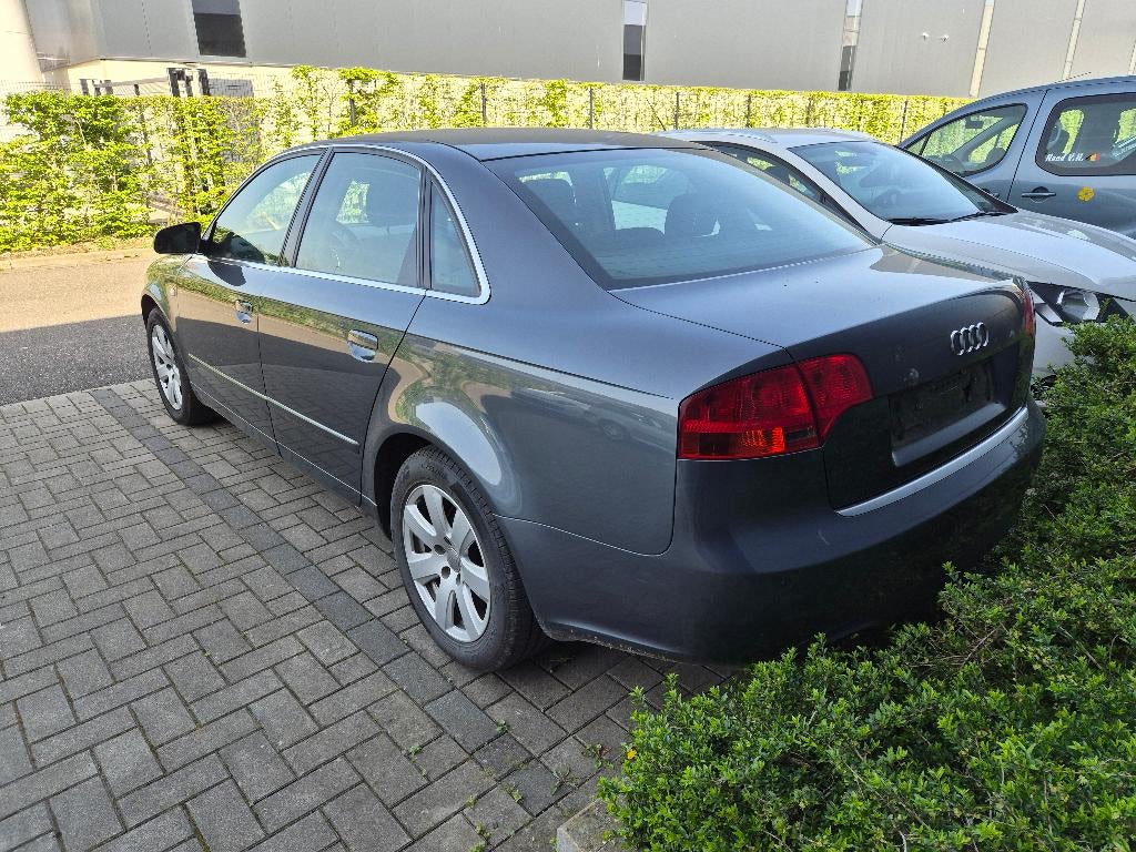 AUDI A4 Automatique, Autos, 100 kW, Argent ou Gris, Achat, 4 portes