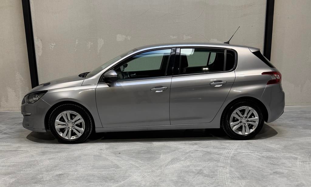 Peugeot 308 1.2 e-THP — 112 000 km — Navi — Cruise — Alu, Autos, Bluetooth, Argent ou Gris, Achat, Euro 6