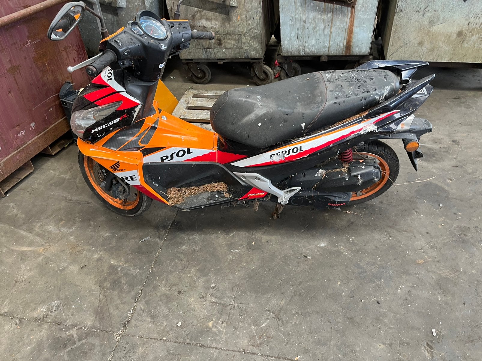 Honda nsc 50 r repsol, Vélos & Vélomoteurs, Cyclomoteurs | Cyclomoteurs de cross, Enlèvement, Comme neuf, Honda