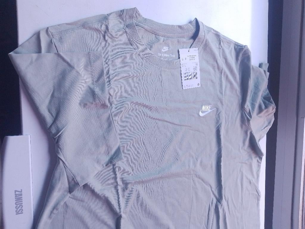 nieuw XXL Nike Core T-Shirt in verpakking lichtgroen (25€), Kleding | Heren, T-shirts, Verzenden, Nike, Nieuw, Overige maten