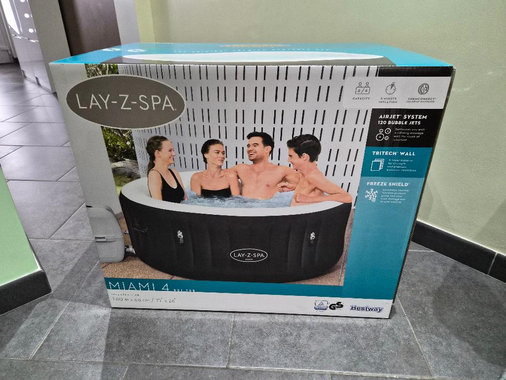 Jacuzzi Miami 4 neuf dans sa boîte d'origine fermé, Enlèvement, Neuf, Gonflable