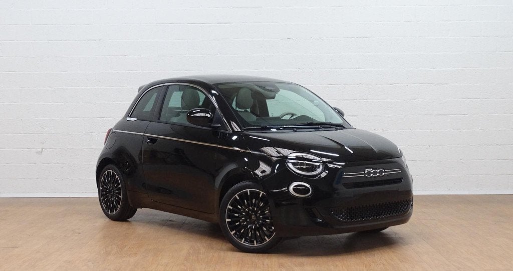 Fiat 500 1.0 Hybrid LA PRIMA, Achat, Entreprise, https://public.car-pass.be/vhr/6c1fe6ce-9c75-48b4-b570-30114093660f, Boîte manuelle