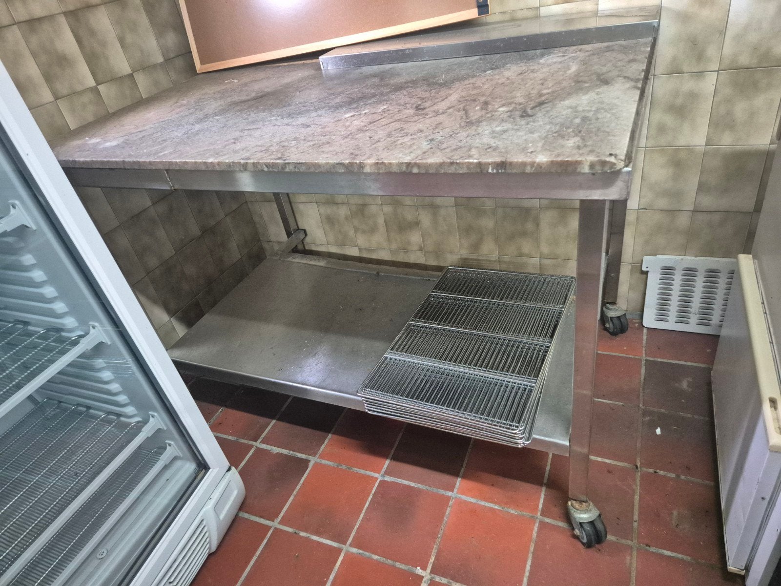 marmeren tafel, Ophalen