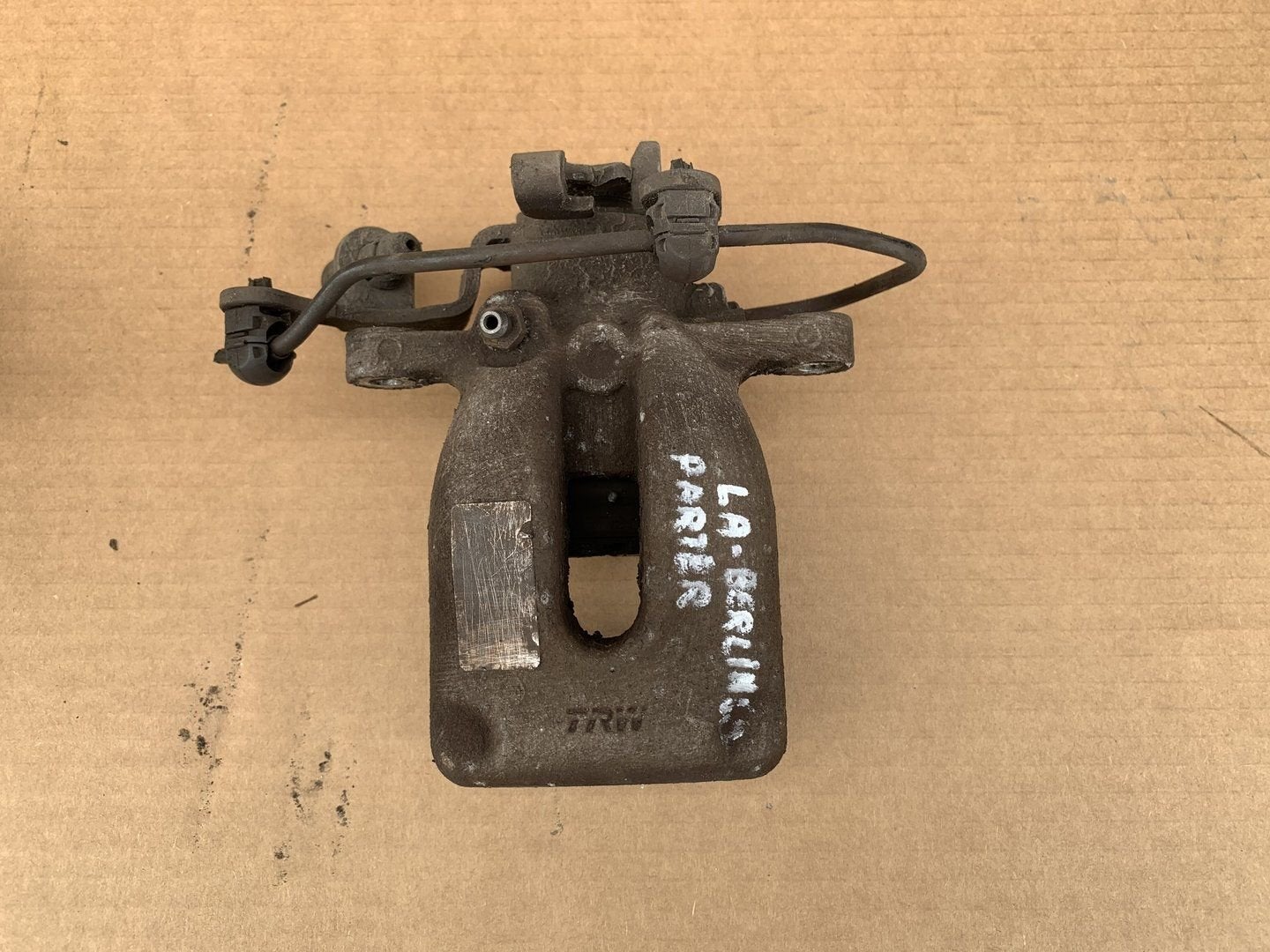 remklauw links achter peugeot partner citroen berlingo 2008+, Citroën, -, Utilisé, -