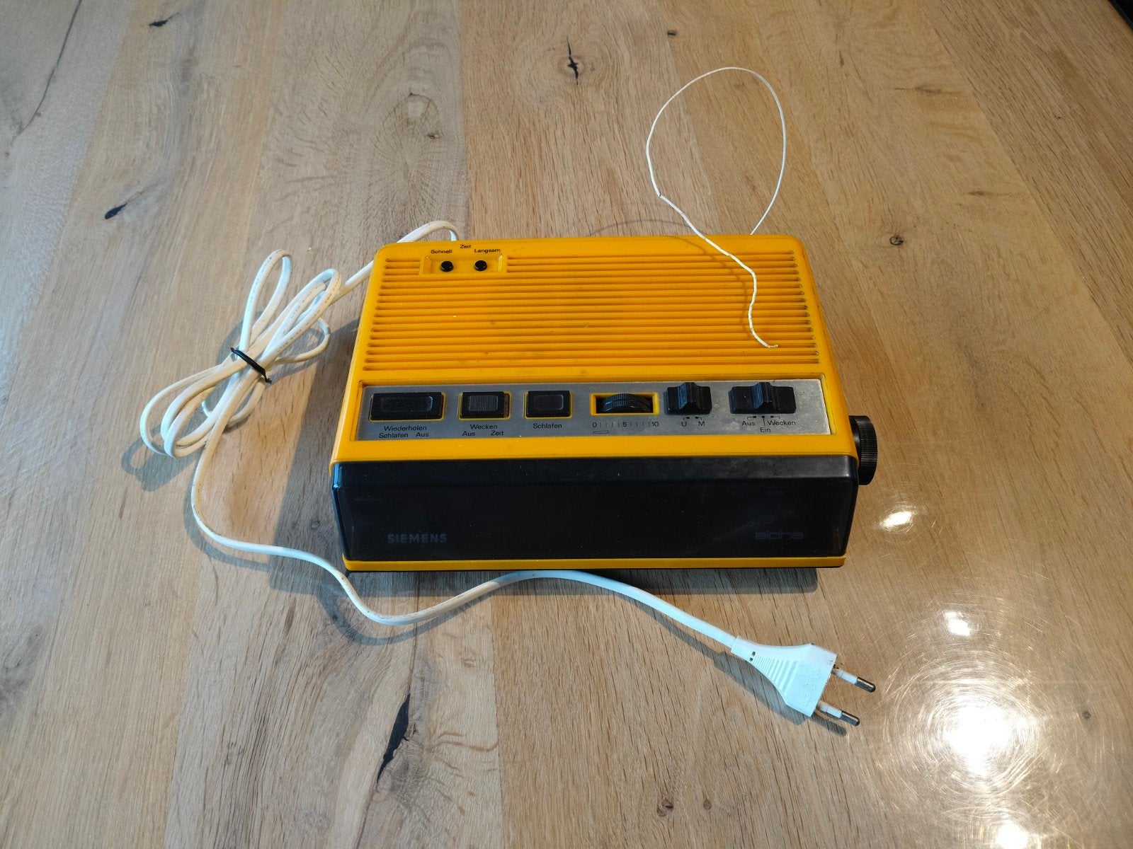 Siemens Alpha wekkerradio, Enlèvement