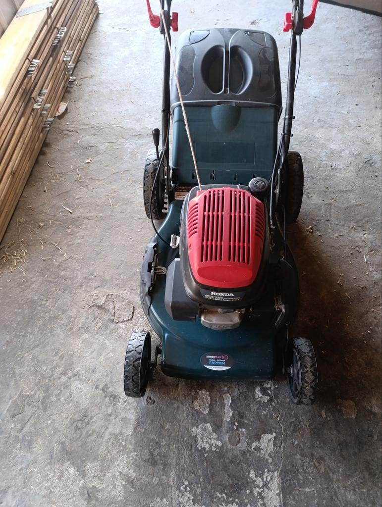 Power plus grasmaaier met honda motor, Tuin en Terras, Grasmaaiers, 50 cm of meer, Cirkelmaaier, Opvangzak, Ophalen