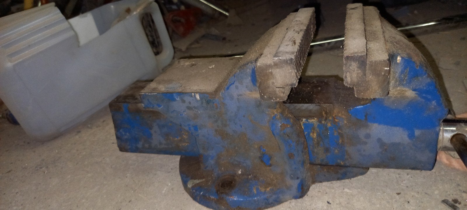 etau, Bricolage & Construction, Outillage | Outillage à main, Enlèvement, Étau