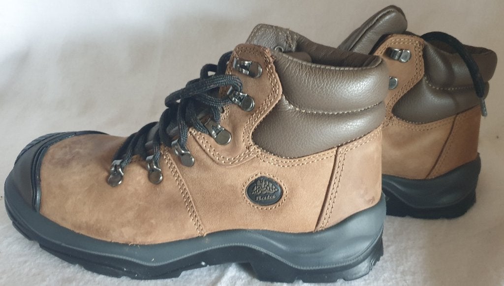 Bata veiligheidsschoenen maat 39 hoog, Kleding | Dames, Schoenen, Bruin, Nieuw, Ophalen of Verzenden, Bata