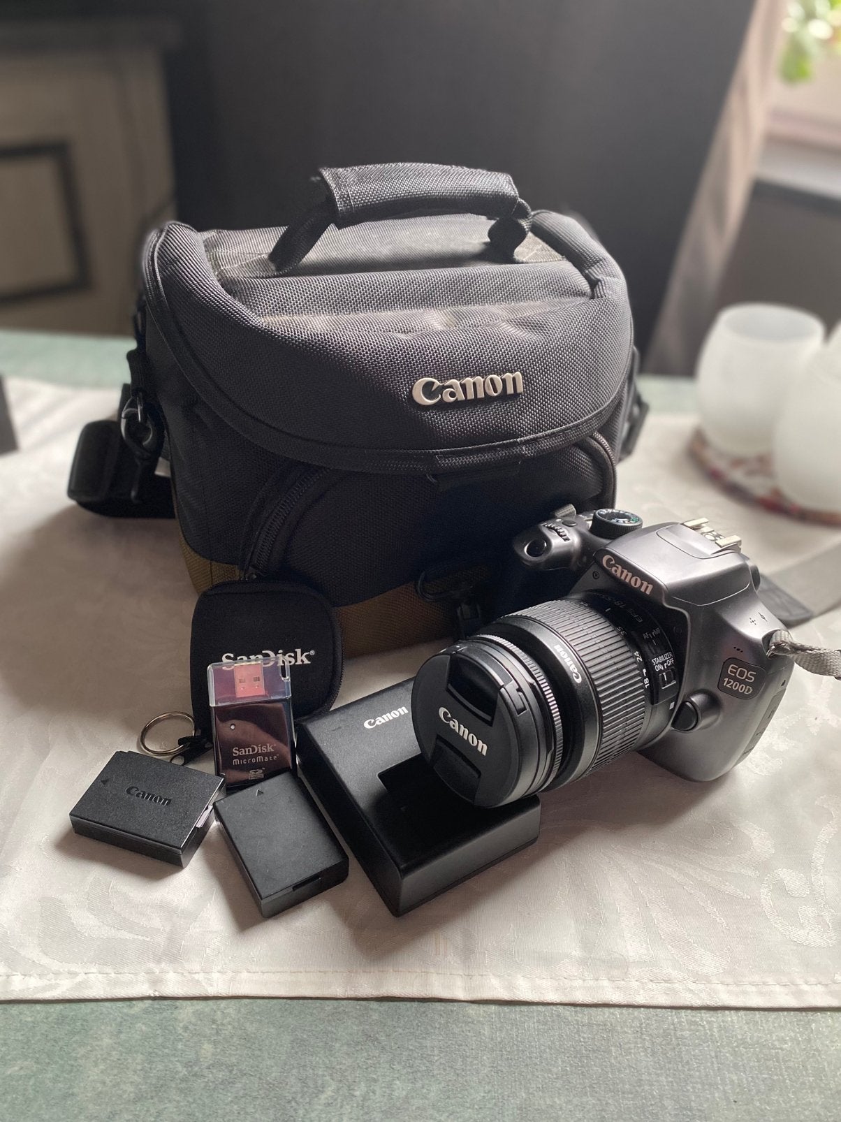 Canon EOS 1200D, Ophalen, Zo goed als nieuw, Canon