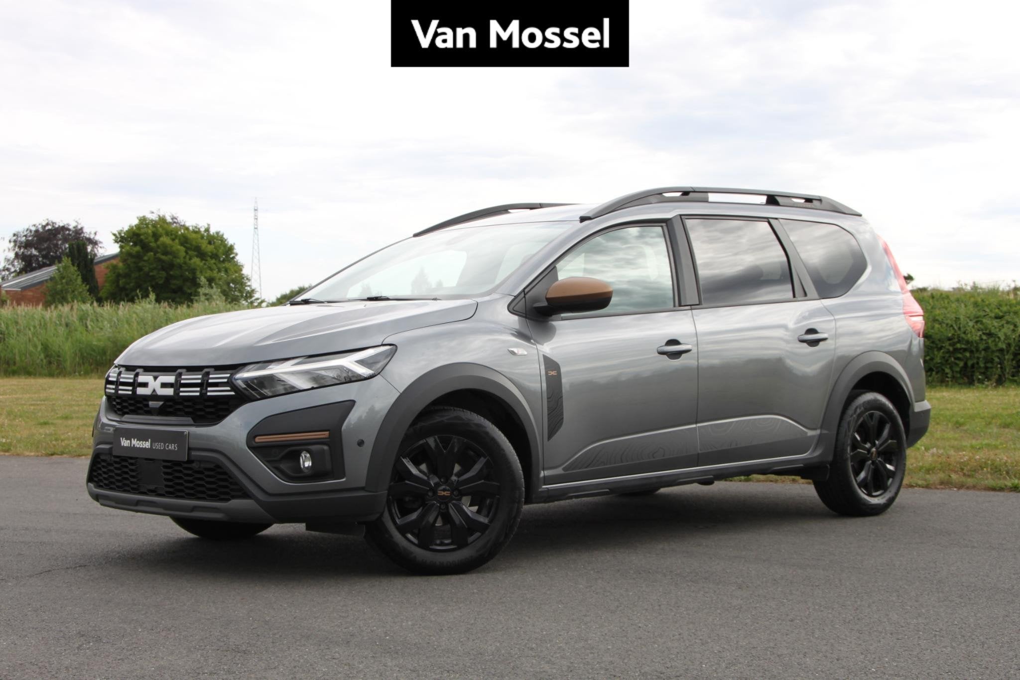 Dacia Jogger TCe 110 Extreme, Auto's, Dealer onderhouden, Stof, Gebruikt, Zwart
