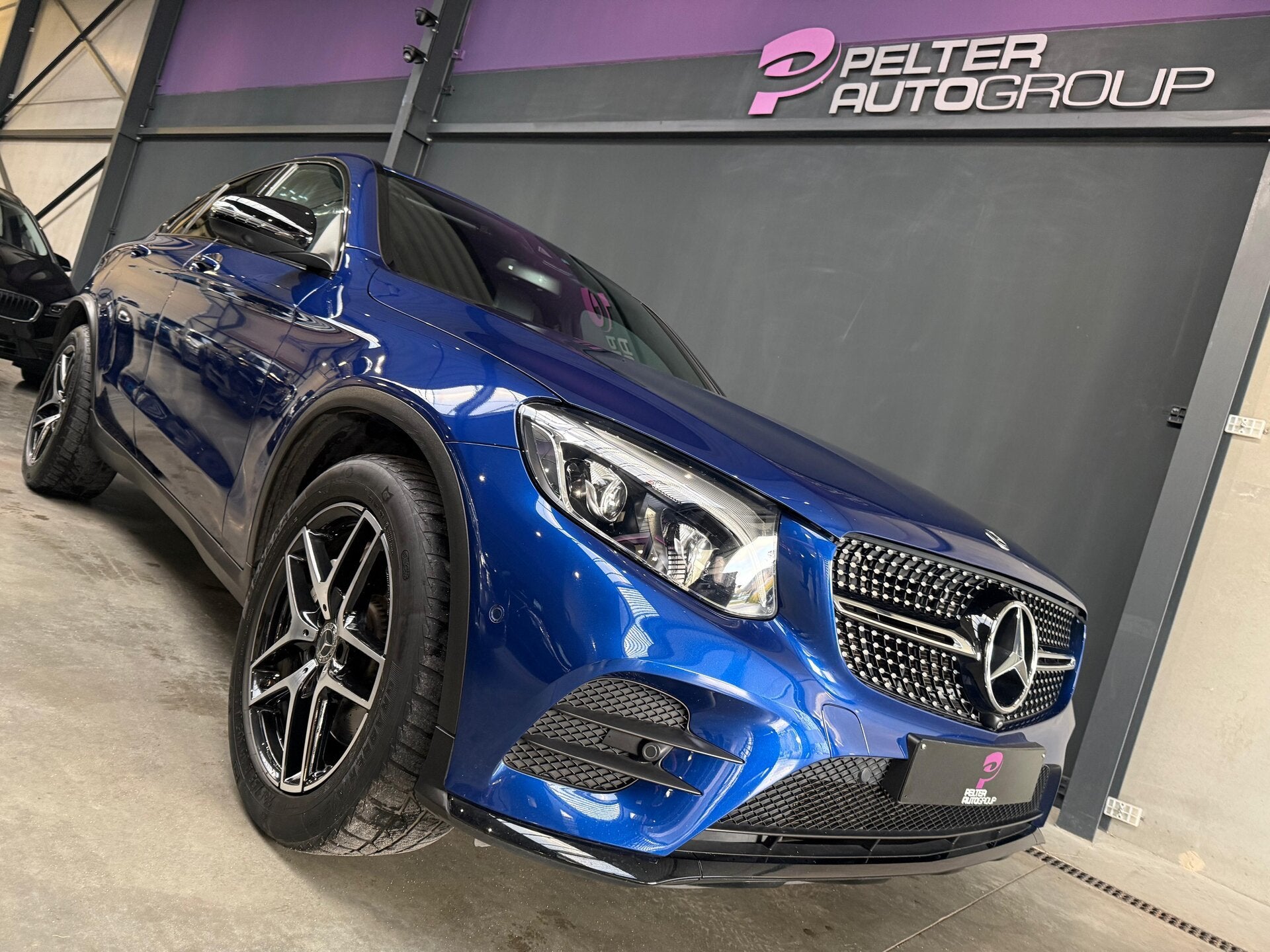 Mercedes-Benz GLC 250 4Matic Coupé AMG-Line, 4 cilinders, 5 zetels, SUV of Terreinwagen, https://public.car-pass.be/vhr/39d509fc-8b13-4707-8de1-cc727d1d9b33