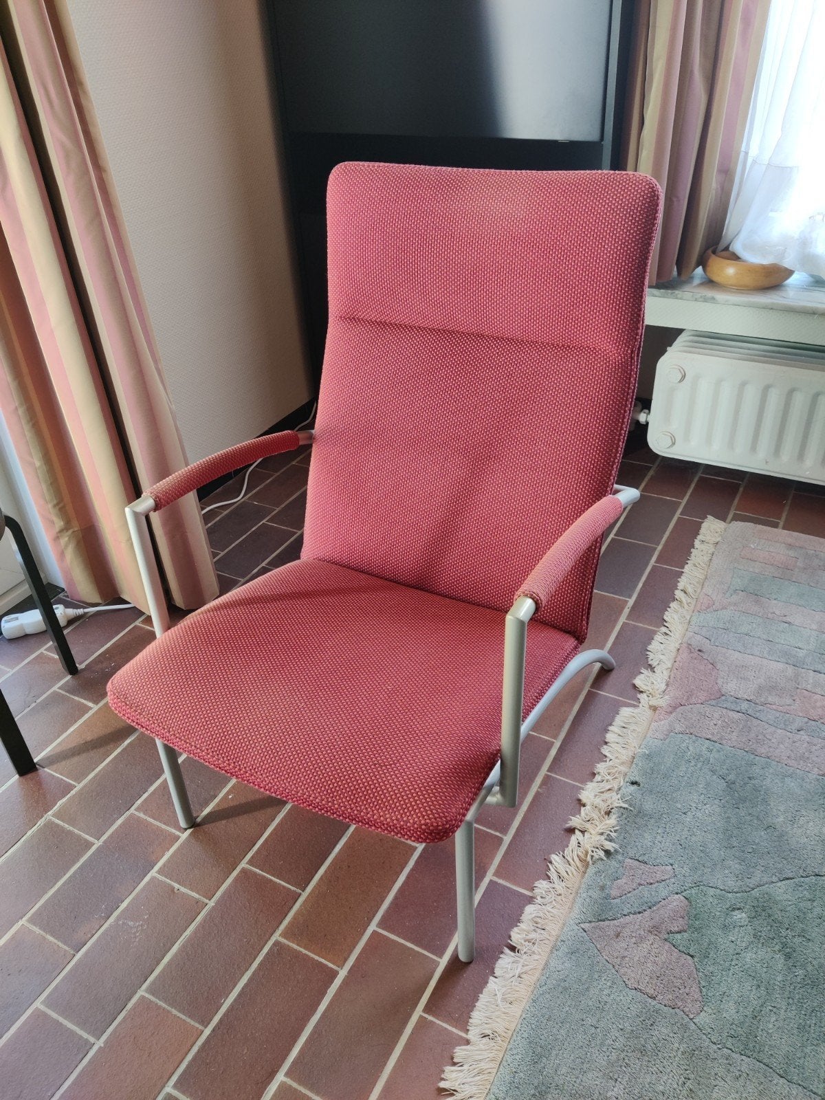 siège/fauteuil inclinable, Rouge, Comme neuf, Enlèvement, Une