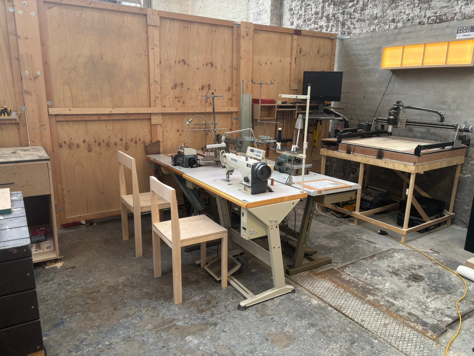 TE HUUR: Naaiatelier Gent, Enlèvement, Comme neuf