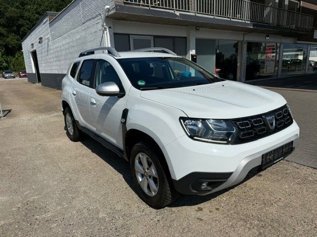 Dacia Duster Benzine Airco Navi Cruise Camera 199 Per Maand, Auto's, Dacia, Stof, Euro 6, 4 cilinders, Wit