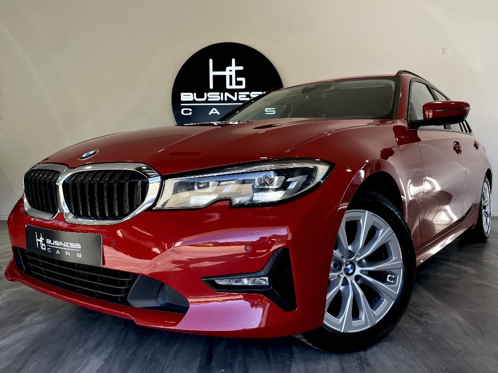 BMW 318 TOURING dA/ APPLE CARPLAY/ SIÈGES CHAUFFANT/ NAVI, Auto's, 4 cilinders, Bedrijf, 5 deurs, Verwarmde buitenspiegels