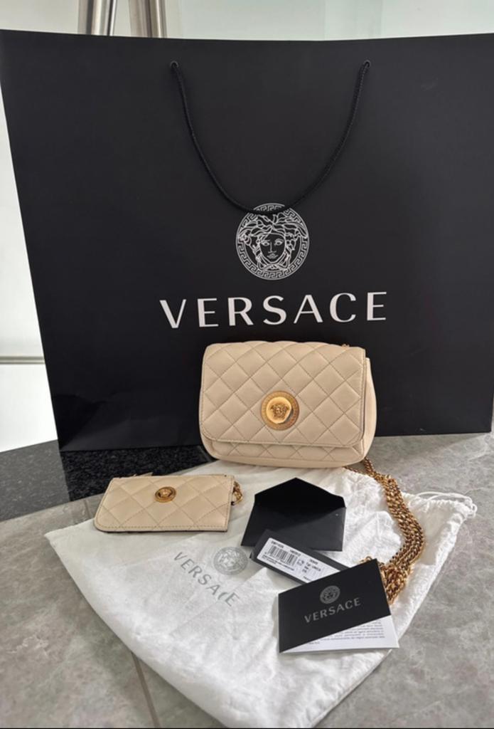 Versace tas, Handtassen en Accessoires, Tassen | Damestassen, Ophalen, Zo goed als nieuw, Beige, Handtas