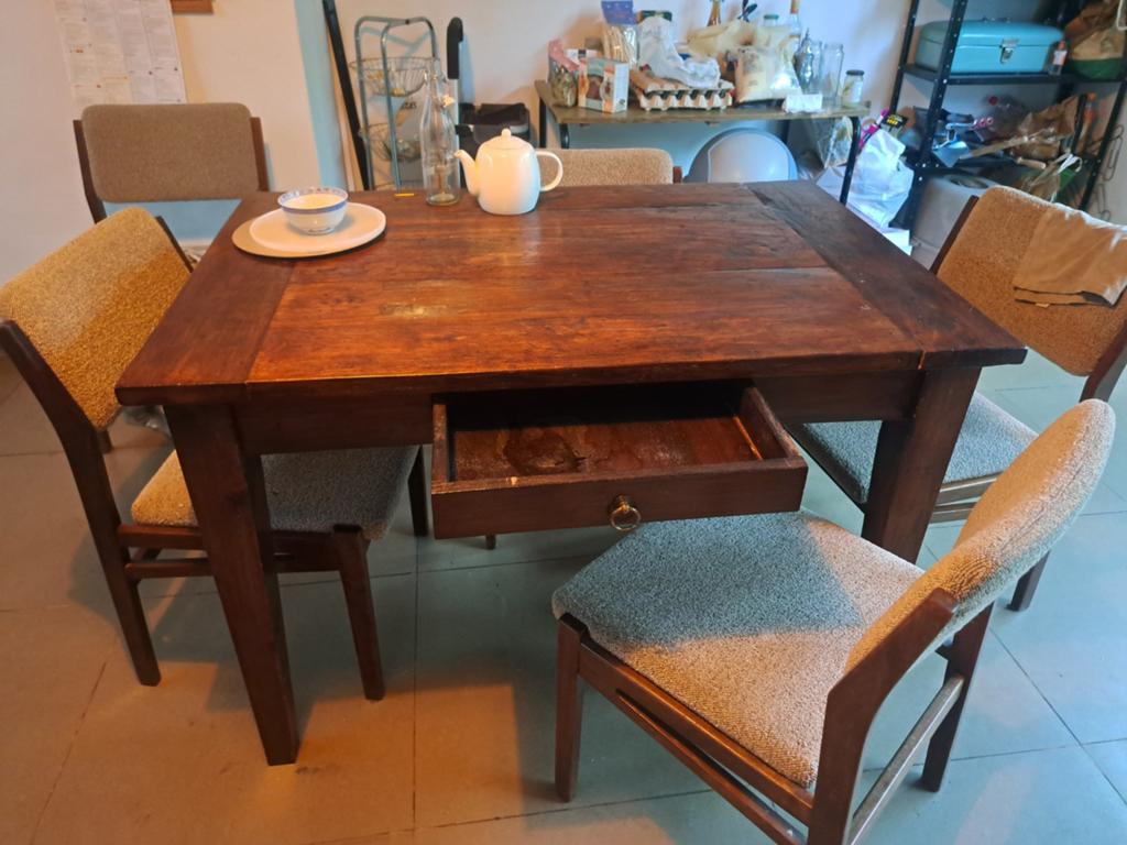 Prachtige antike eettafel, Enlèvement