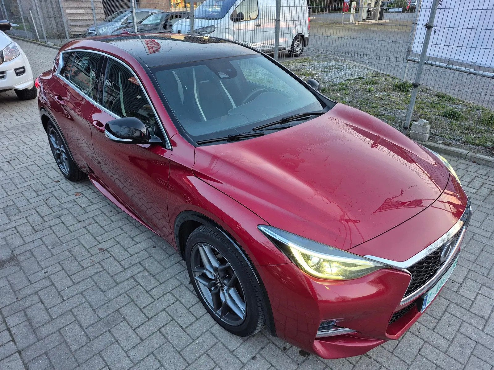 Infiniti Q30 (bj 2017), Auto's, Gebruikt, Overige kleuren, Overige brandstoffen, 5 zetels