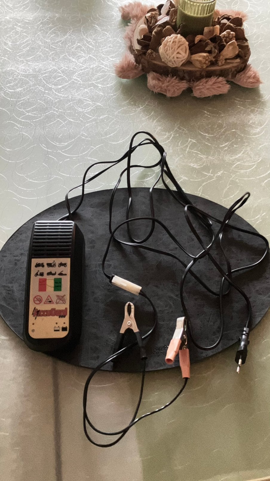 Chargeur Trickle., Utilisé
