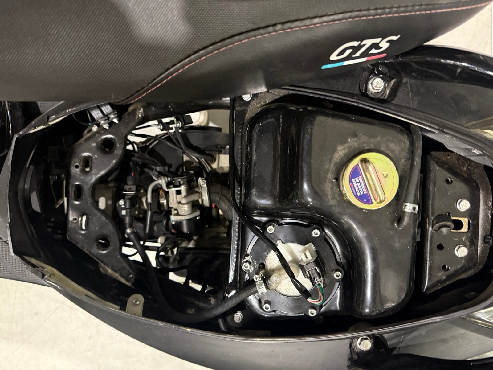 GTS scooter 50cc zwart, 6500 km, Motoren, Ophalen, Gebruikt