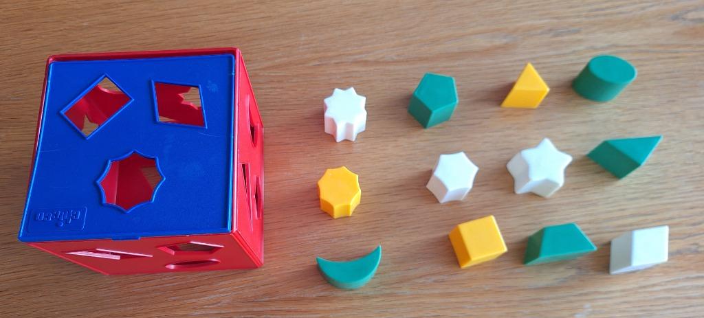Chicco kubus met 12 insteekvormpjes, Kinderen en Baby's, Ophalen, Gebruikt, Puzzelen