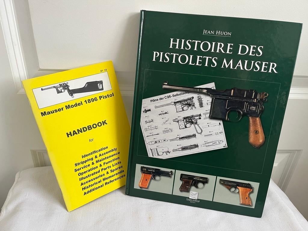 2 livres pistolets Mauser dont C96, Livres, Guerre & Militaire, Comme neuf, Général, Avant 1940, Enlèvement ou Envoi