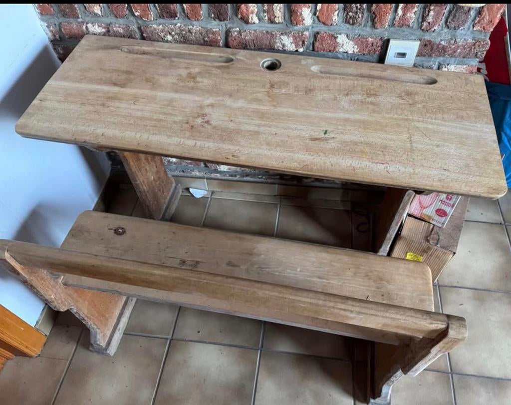 Ancien banc d’école, Enlèvement