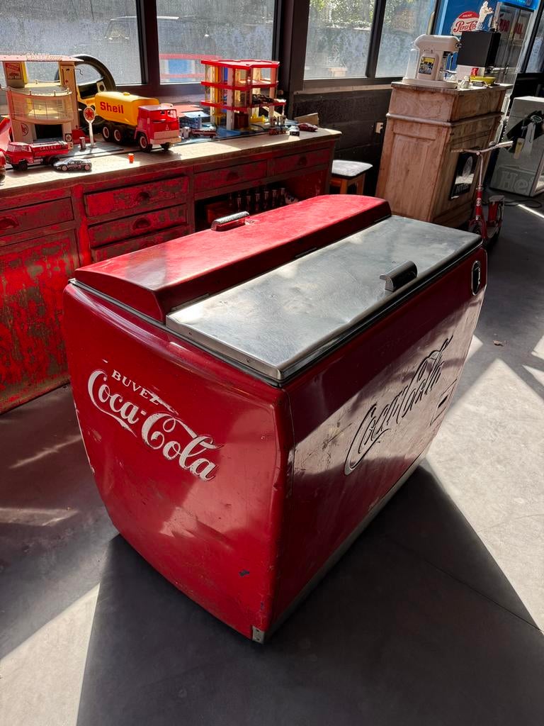 Authentiek dressoir van coca cola Canada, Ophalen, Gebruikt