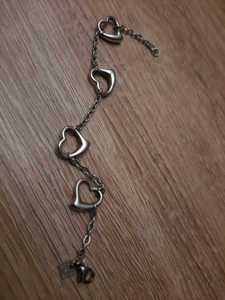 Bracelet avec coeurs, Enlèvement, Comme neuf