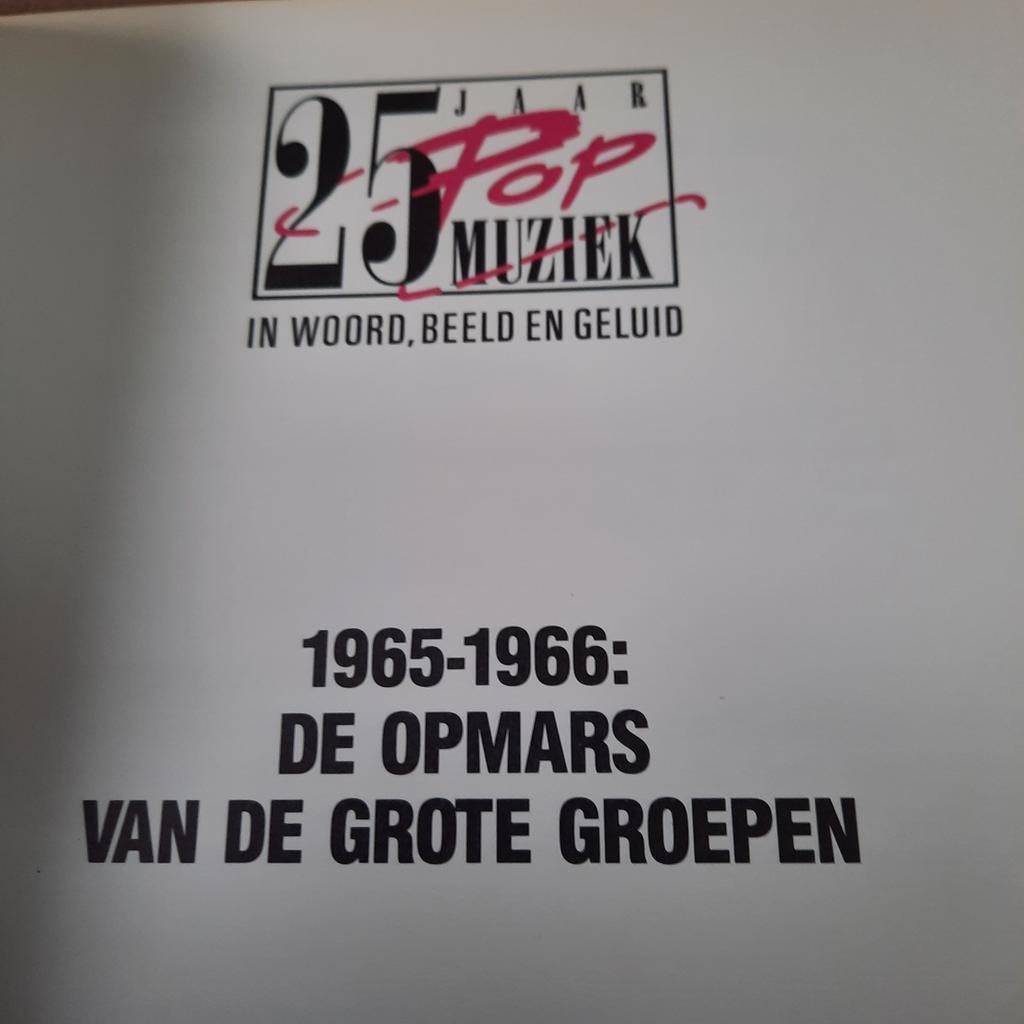Popmuziek 25 jaar , heel goede staat ., Boeken, Ophalen of Verzenden, Zo goed als nieuw