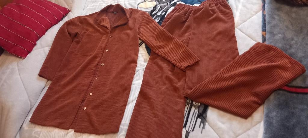 Emsemble pantalon et chemise femme, Vêtements | Femmes, Kiabi, Enlèvement, Comme neuf
