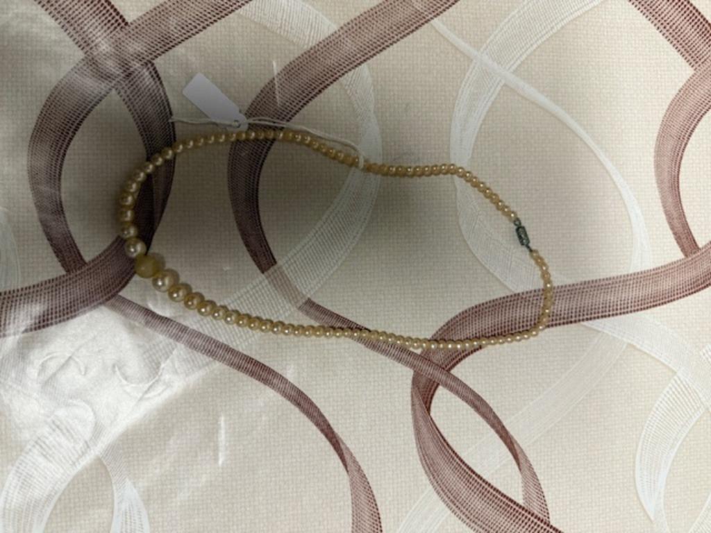 Een parelachtige ketting, Enlèvement ou Envoi, Comme neuf, Autres couleurs, Autres matériaux
