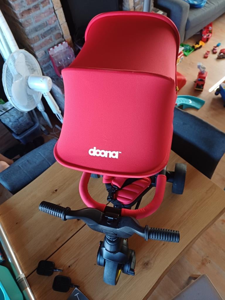 Doona liki trike driewieler, Fietsen en Brommers, Ophalen of Verzenden, Zo goed als nieuw, Doona, Duwstang