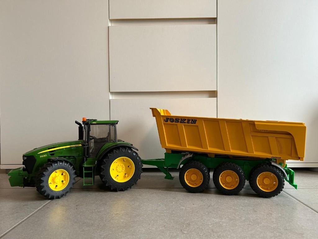 Bruder tractor John Deere 7930 met Joskin kiepwagen, Ophalen, Gebruikt