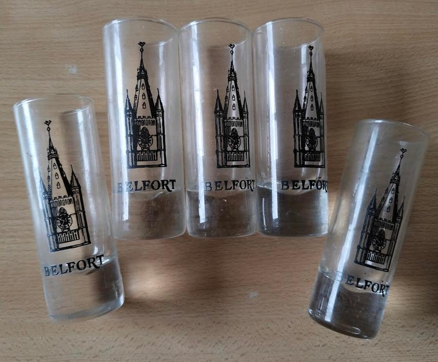 20 druppelglaasjes 'BELFORT'. Zeer weinig gebruikt, zgan., Ophalen of Verzenden