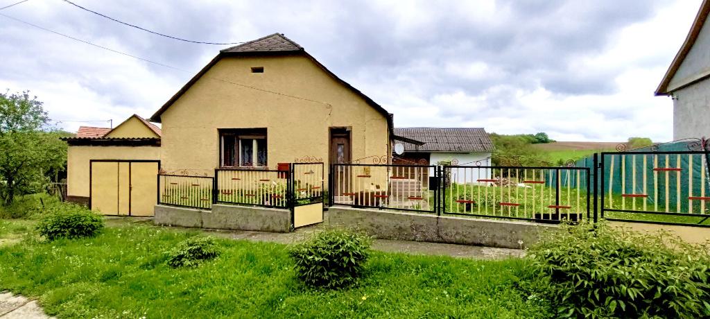 Te koop – Eengezinswoning in Peterd, provincie Baranya, Immo, Buitenland, Overig Europa, Woonhuis, Dorp