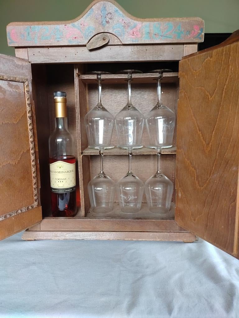 zeer oud vintage antieken drankkastje, Ophalen