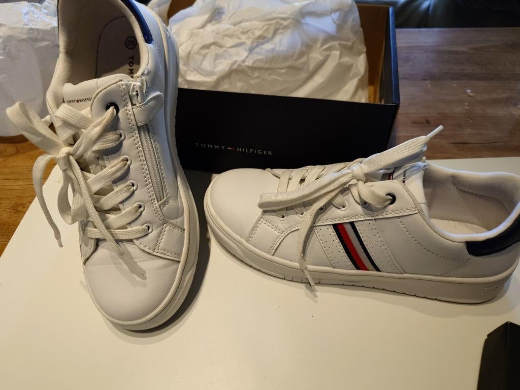 Tommy Hilfiger schoenen maat 39, Enfants & Bébés, Vêtements enfant | Chaussures & Chaussettes, Garçon, Enlèvement ou Envoi, Tommy Hilfiger