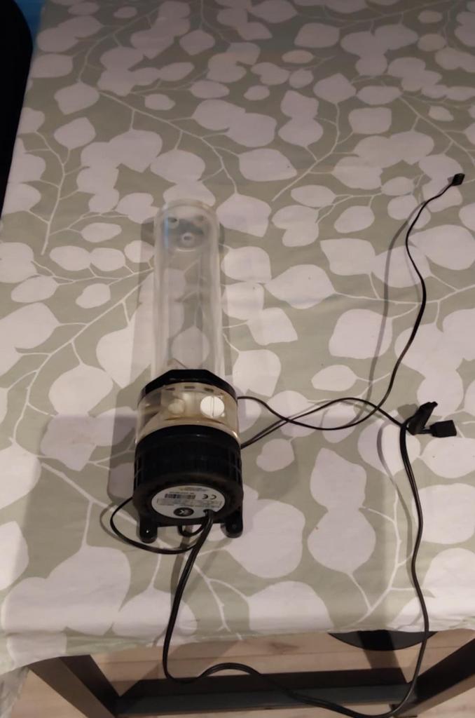 EK-Quantum Kinetic TBE 300 D5 PWM D-RGB - Acetal, Computers en Software, Computerkoelers, Ophalen of Verzenden, Gebruikt, Waterkoeling