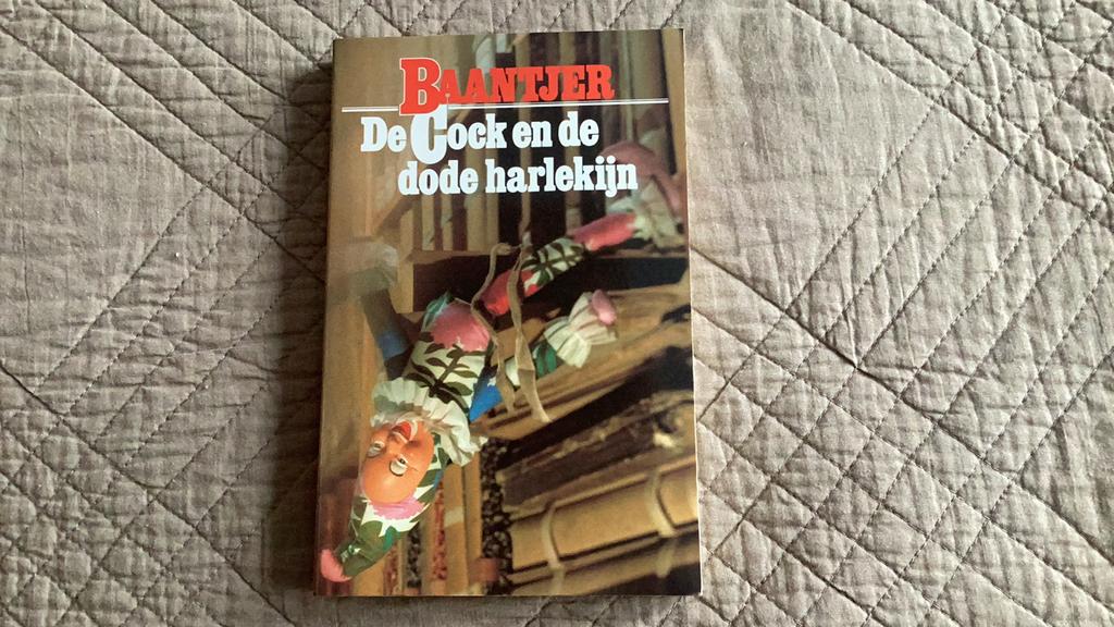 A.C. Baantjer - De Cock en de dode harlekijn, Boeken, Thrillers, Zo goed als nieuw, Ophalen