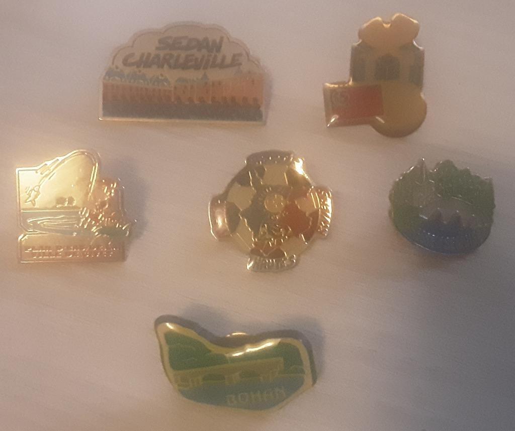 Lot + ou - 140 pin's, Enlèvement ou Envoi